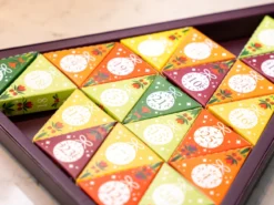 English Tea Shop Triangle Tekalender