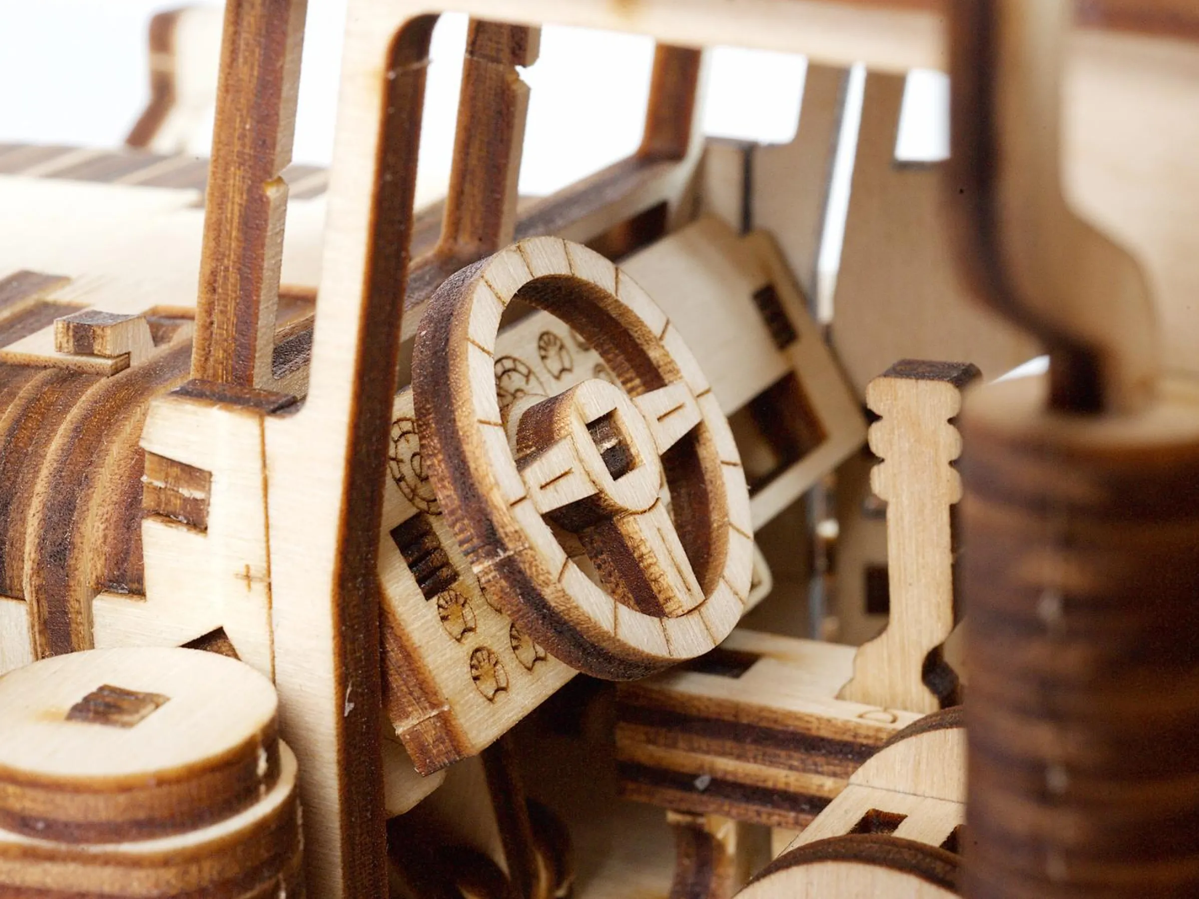 Ugears 3D-pussel i Trä - Heavy Boy Lastbil