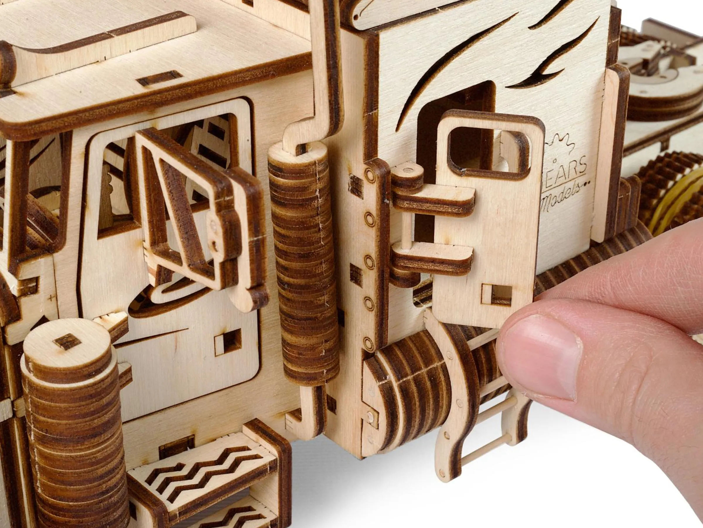 Ugears 3D-pussel i Trä - Heavy Boy Lastbil