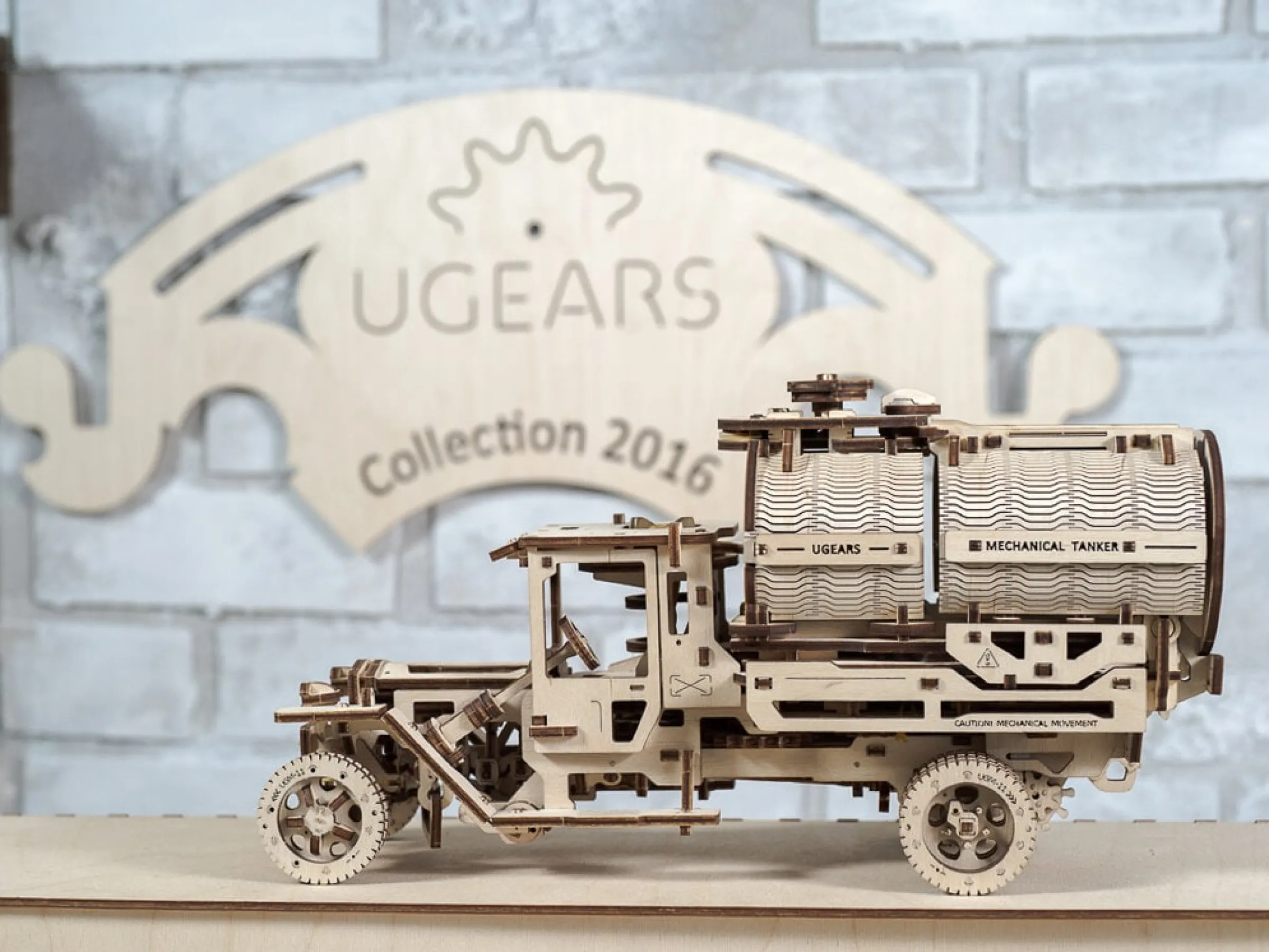 Ugears 3D-pussel i Trä - Tankbil